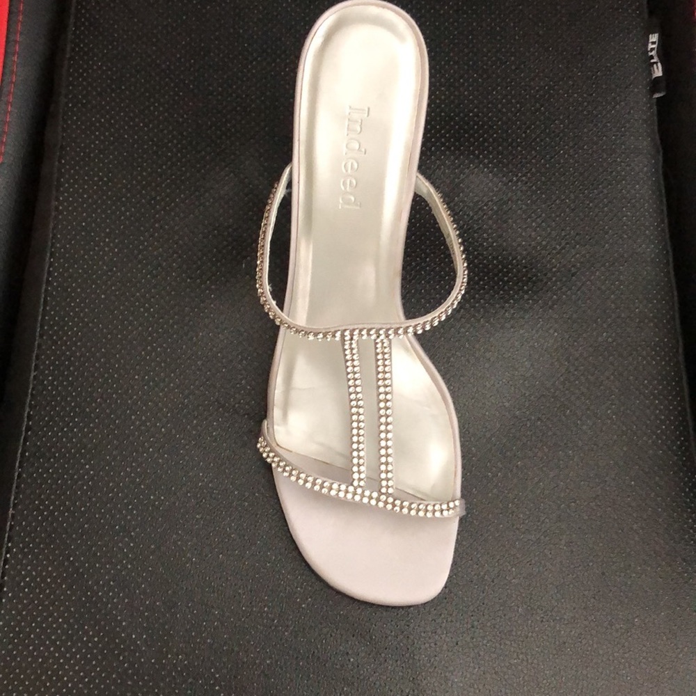 INDEED. 3 1/4 inch high heel cocktail sandals. NIB. - Picture 8 of 8